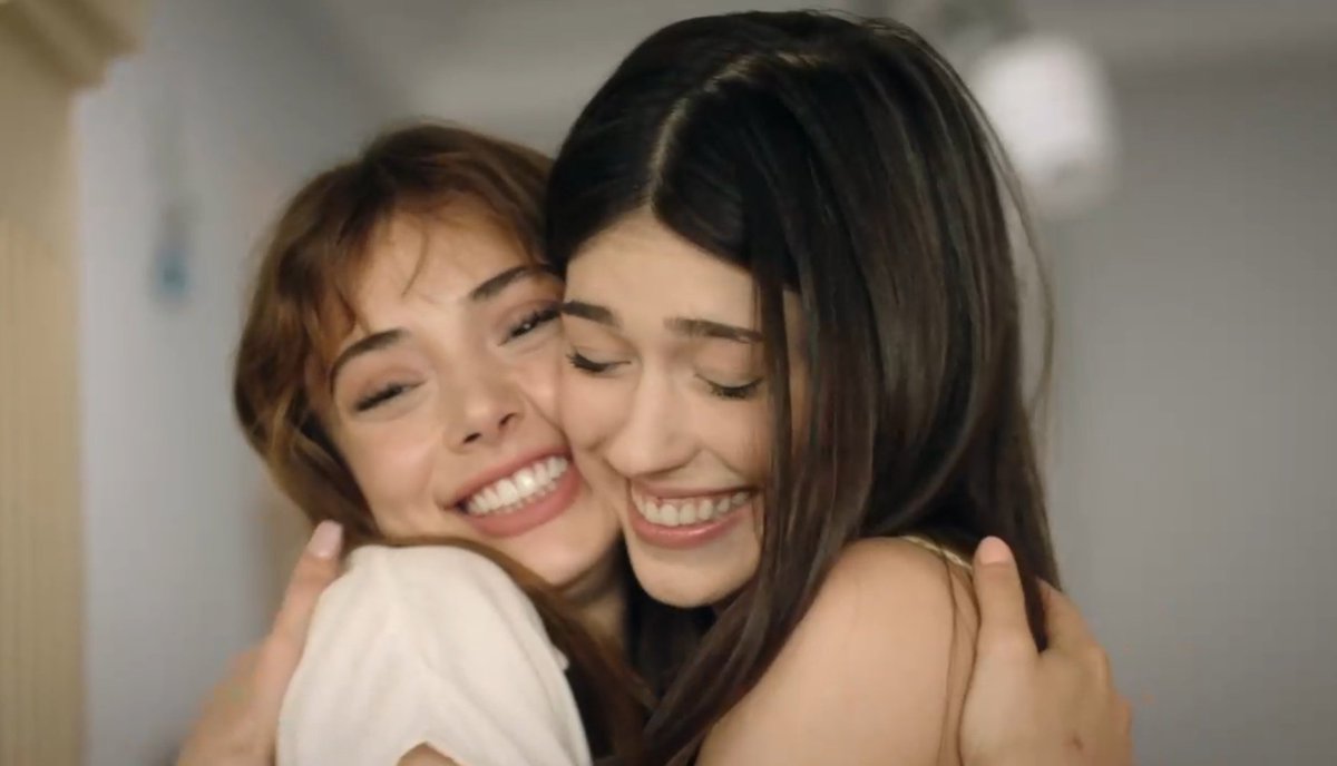 Net bölümün en güzel sahneseydi 

#DuyBeni // #EkHaz