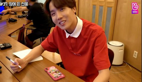 pannchoa's tweet photo. Knets suspect relationship between model Irene and J-Hope
https://t.co/nj3K9Rac6x https://t.co/F9W1cMLIhW