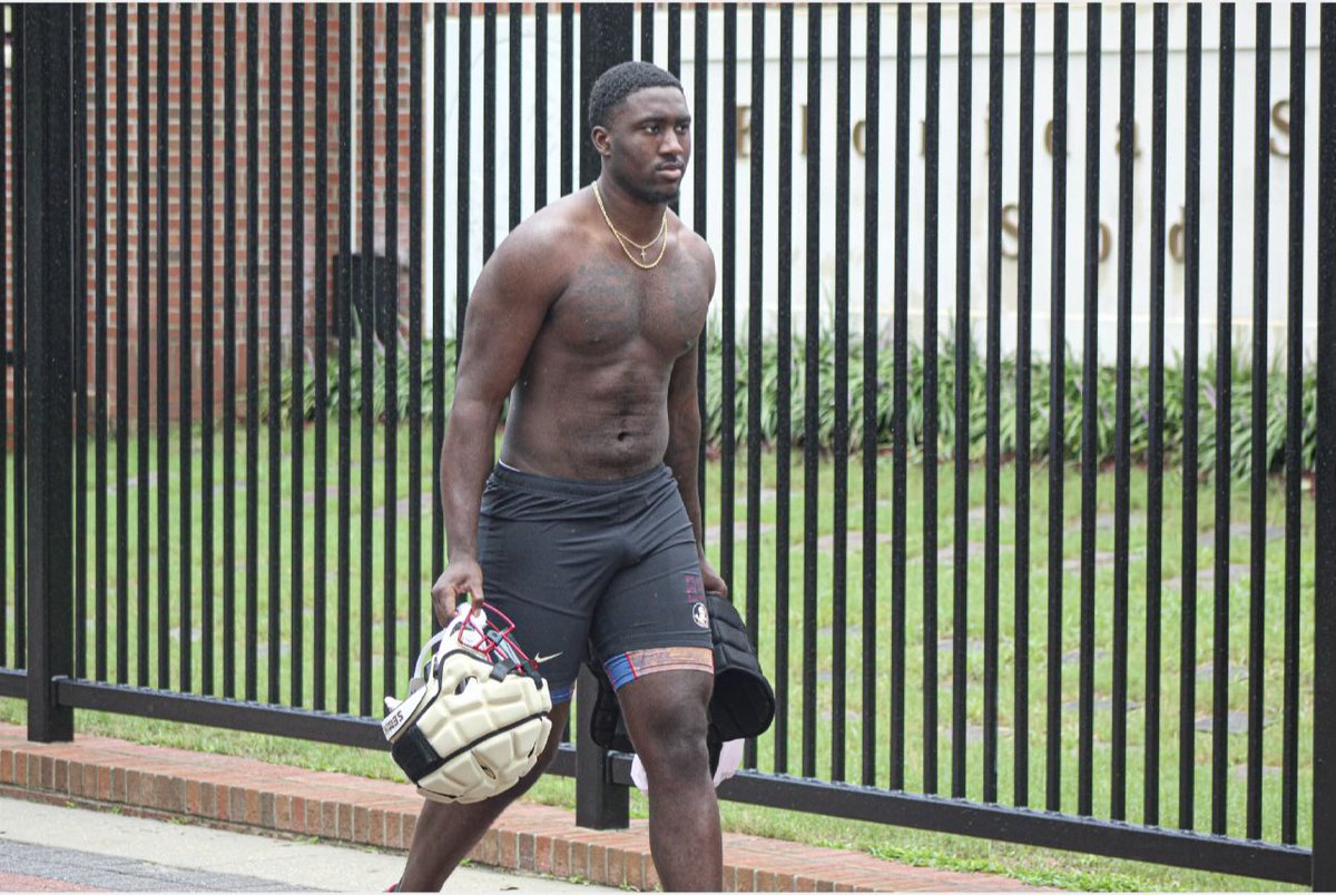 PowersJerrale's tweet photo. Year uno 🫱🏾‍🫲🏿 #Noles https://t.co/tvzJlLnlII