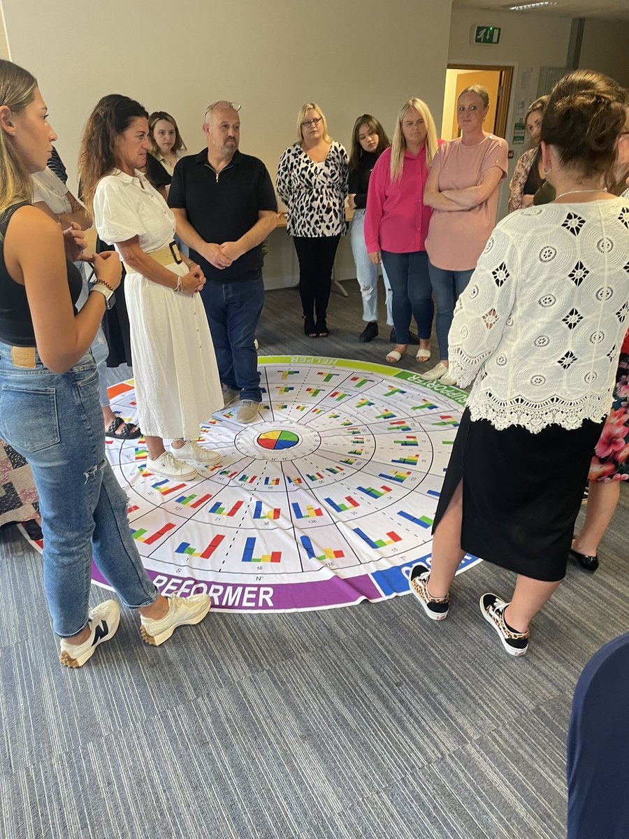 anthea davison tweet media