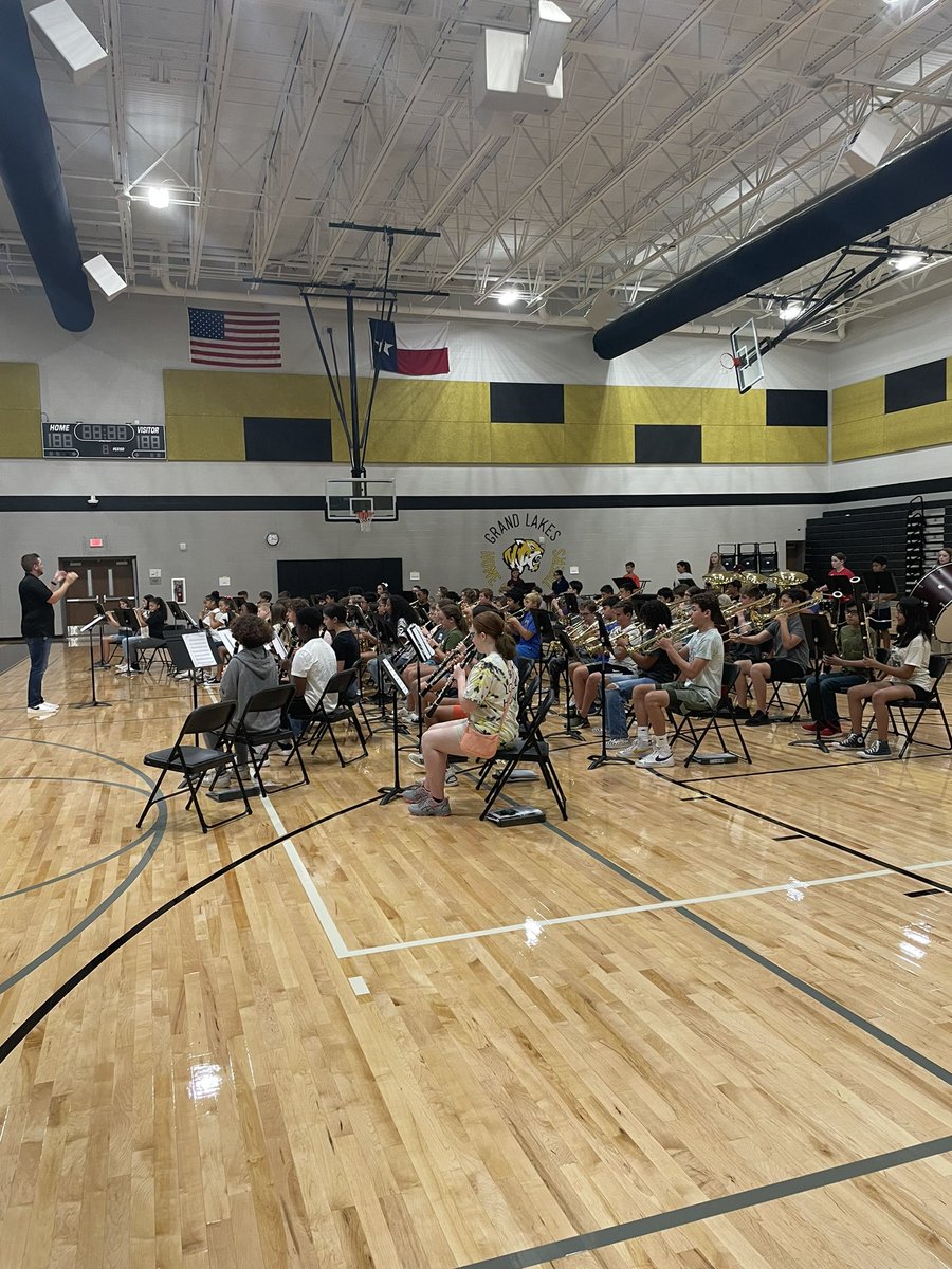 Grand Lakes Junior High Band tweet media