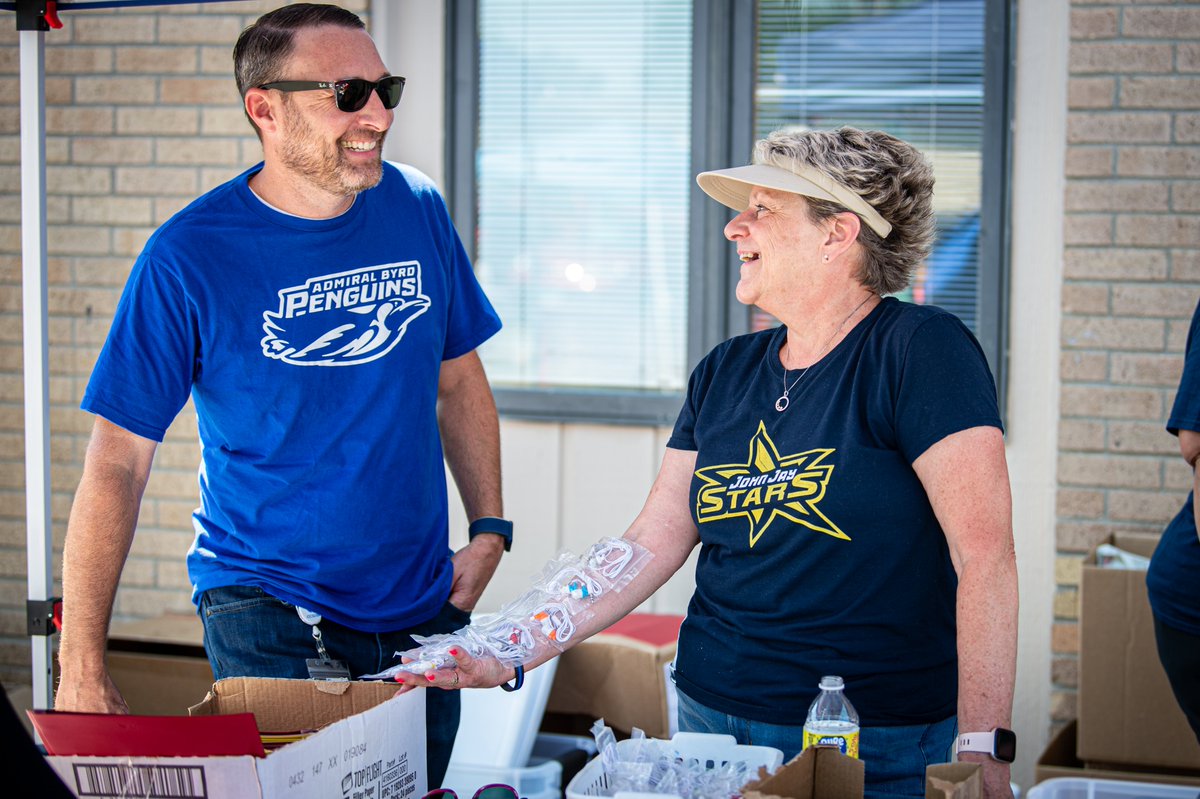 bengrey's tweet photo. What a fun, incredible event. Thanks to all the @ccsd59 staff who worked together to make day 1 of our Back to School event happen. Very much looking forward to getting to see more families tomorrow. #d59learns https://t.co/nXcq5lixwm