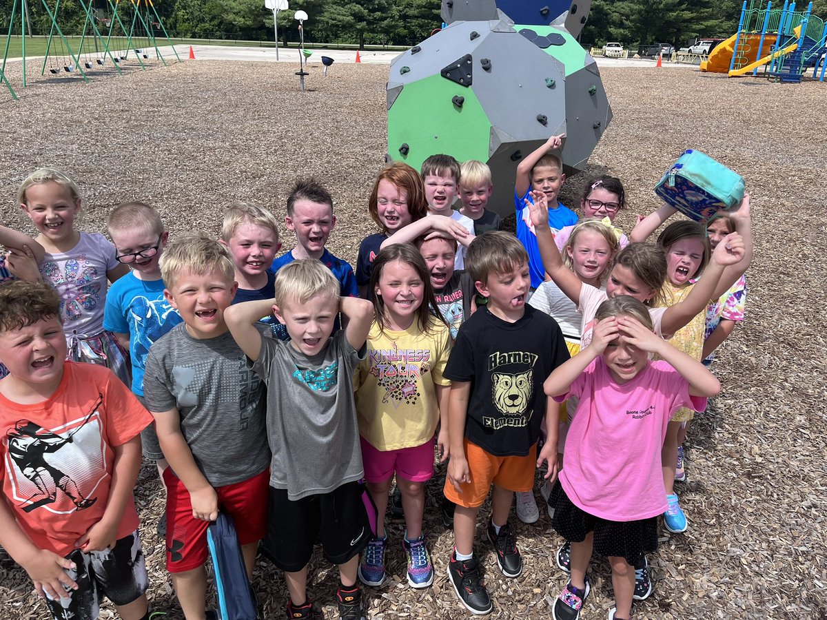warrenfirst1's tweet photo. Day 2: We were SO excited to have outdoor recess on the BIG playground! 😍
@Lebanon_Schools https://t.co/lgm1iOjQSD