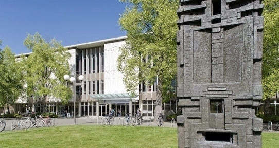 munrovian's tweet photo. This is a great job, working with great people, on a beautiful campus, in a lovely city.  (I'm biased.)  Please apply or share!  Deadline is Aug 12 and I'm happy to talk with anyone who's interested.

https://t.co/eAmA5G94u3 https://t.co/BovtzyoSyF