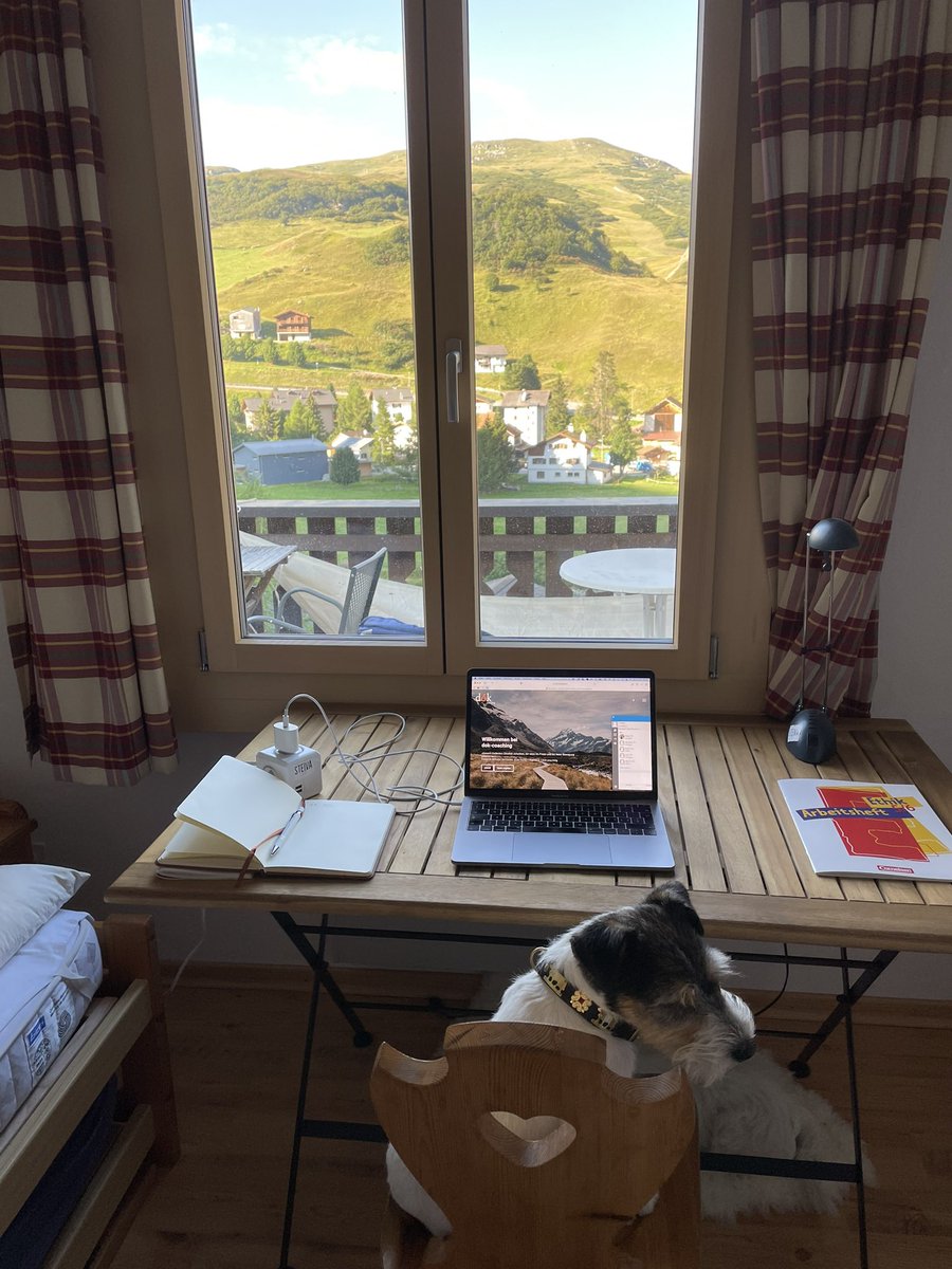 ChiefCho's tweet photo. Mein Kumpel spielt sich im Homeoffice in den Bergen ganz schön auf https://t.co/VCLBhCrAhi