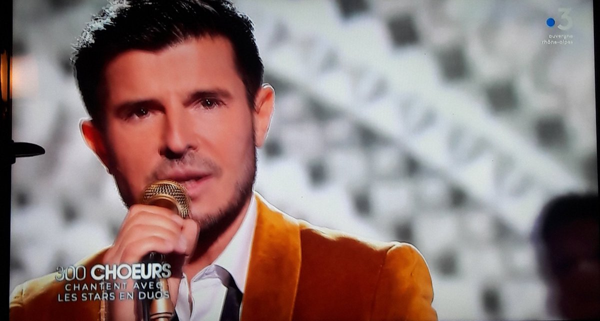 dumas_evelyne's tweet photo. @vincentniclo ce soir en #redif  sur @fr3 toujours autant  d'émotions😰de frissons😪 présentent à l'écoute de vtre sublissime et si touchante interprétation de #DisLui🎼🎤🎶💕 #10ansdéjà 💖kiss❤🌹 https://t.co/FiCkPYQQO8