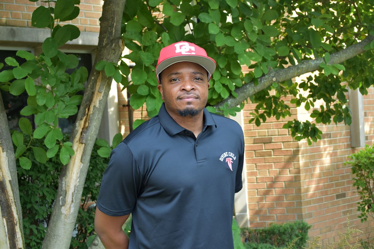 Divine Child is proud and excited to announce Stefon Wilson as its new varsity boys basketball coach. Coach Wilson was introduced to his players today. Welcome, Coach! <a href="/DivineChildSch/">Divine Child Catholic Schools</a> <a href="/DCHOOPS15/">Divine Child Hoops</a> <a href="/DivineVarsity/">DC Varsity Club</a> <a href="/DCHS_Football14/">DCHS Football</a> <a href="/DCGBball/">DCHS Girls Bball</a> <a href="/DCHSoccer/">DivineChildSoccer</a> <a href="/DCHS_Baseball/">DCHS Baseball</a> <a href="/DCHSBOYSGOLF/">Coach Jackett</a>