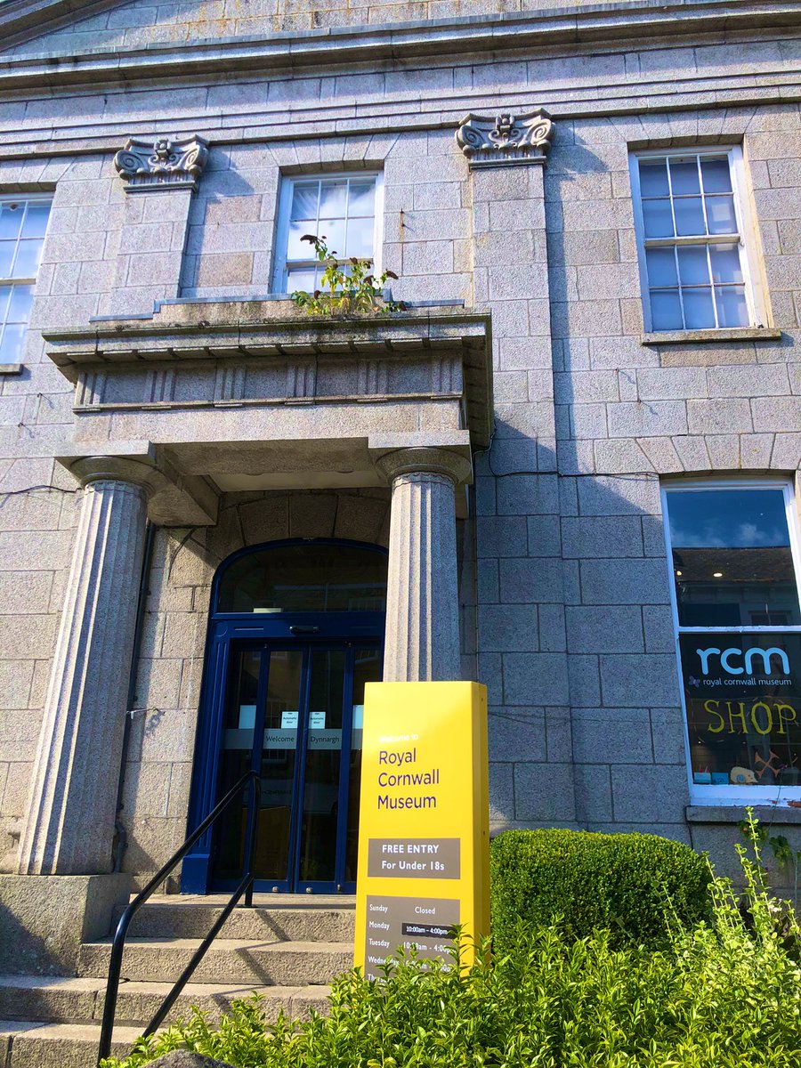 MissNestor's tweet photo. Don’t miss Gathering Light @Cornwall_Museum in partnership with @britishmuseum - opens tomorrow! The most beautiful and precious Cornish Bronze Age gold lunulae are dazzling alongside the exquisite 3000 year old sun pendant ☀️🌙 https://t.co/sz3ONcqxMT