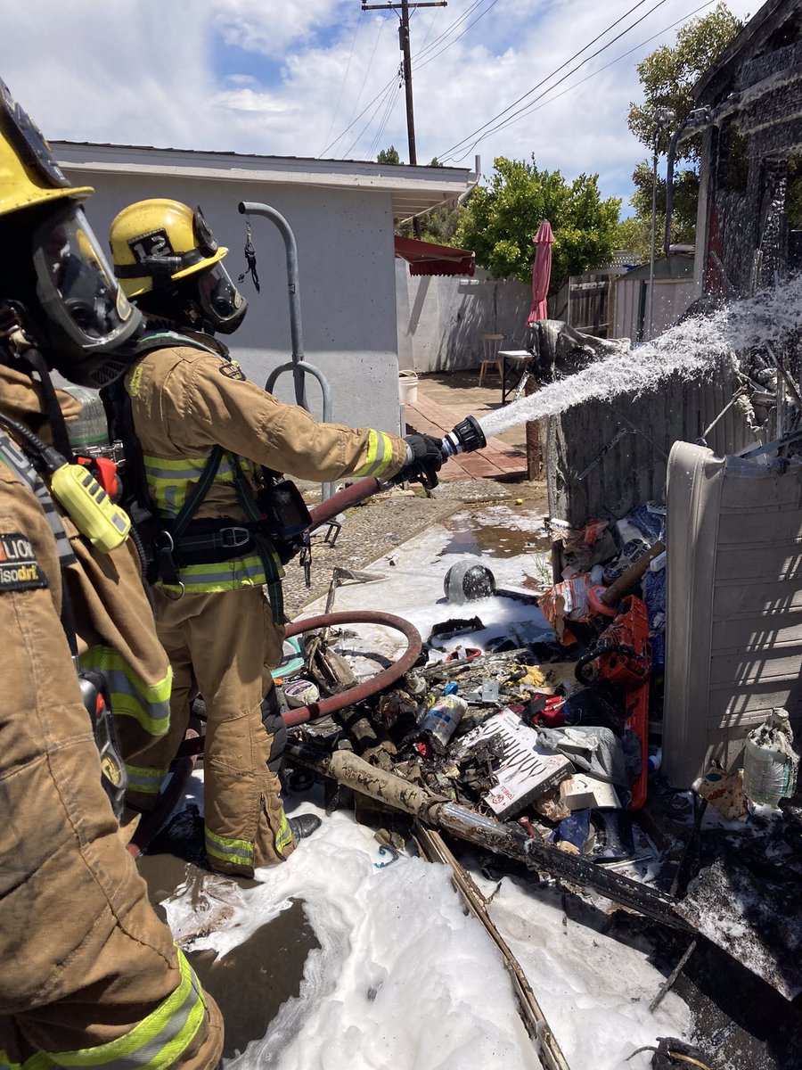 SBCFireInfo's tweet photo. #ShedFire: Structure Response- Bk Yrd 12’x12’. Mult. RP’s, Power line to light pole dropped from flame impingement. Fire isolated to shed, knocked down, no damage to residential structures. ME13/ME12/B14 remain for Mop-up
No Inj/evacs. SCE en-route, under Invest.CT 1:13pm https://t.co/0mykaYH2Cj