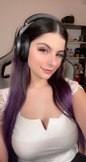 Ya andamos en directooo 🥰🥰 d&iacute;a 15 https://t.co/MQwEjXDThR https://t.co/J3xDdMRcK2