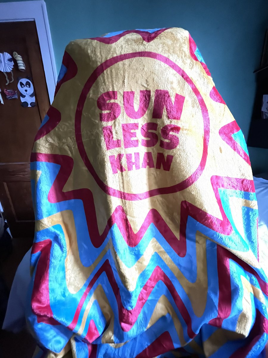 BuddhaKye's tweet photo. Got my @SunlessKhan blanket today and i LOVE it! Super soft, and the colors are amazing! https://t.co/VxQkBJZm3b