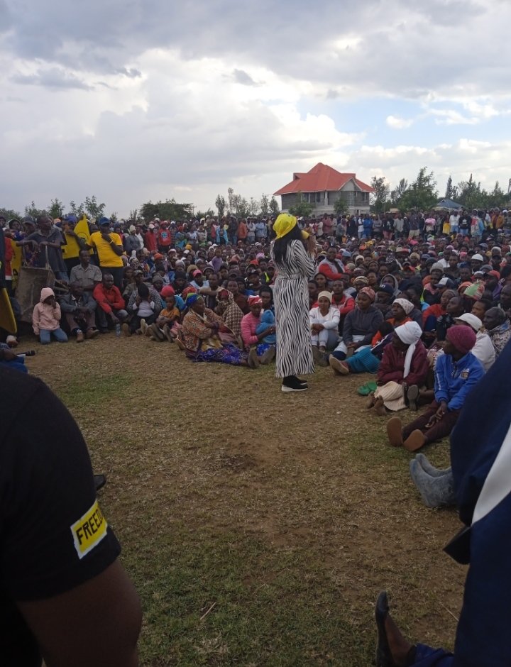 KituiNiNyumbani's tweet photo. When the mother is happy the rest of the city get happier. Kweli #GavanaNiMama.
@susankihika
#ChamaNiUda
#MpangoNiBottomUp #KenyaKwanzaMegaRally https://t.co/292RzPPTs6