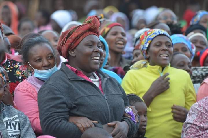 KituiNiNyumbani's tweet photo. When the mother is happy the rest of the city get happier. Kweli #GavanaNiMama.
@susankihika
#ChamaNiUda
#MpangoNiBottomUp #KenyaKwanzaMegaRally https://t.co/292RzPPTs6
