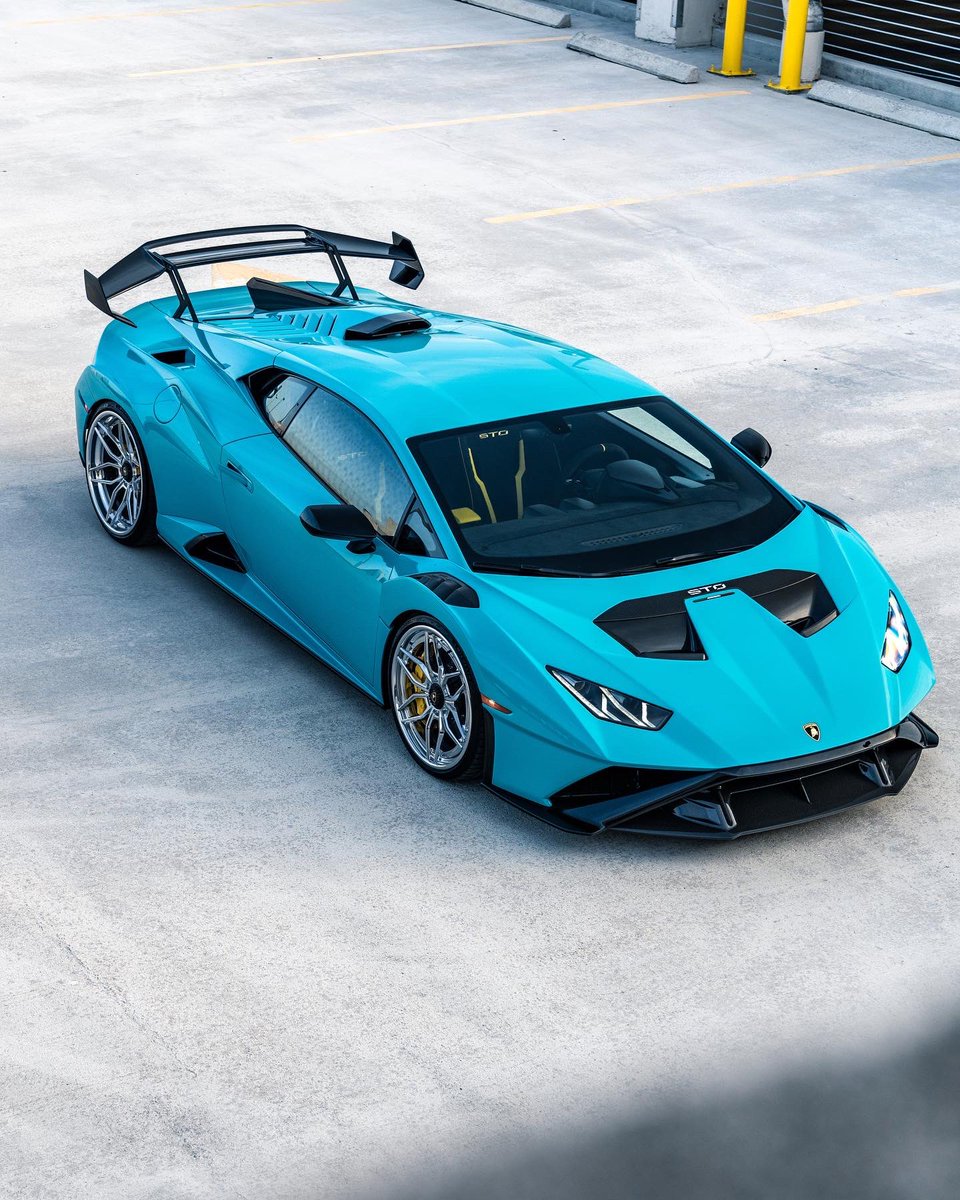 KFLETCH___'s tweet photo. Recently with the Miami Blue Lamborghini STO! https://t.co/Zm7A43xLwu