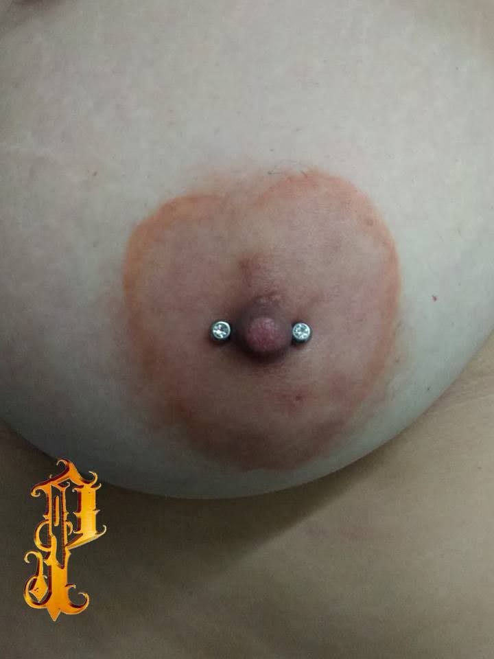 PlagaMiranda's tweet photo. Nipple piercing recién colocado!!!! https://t.co/P4Ryz9sB76