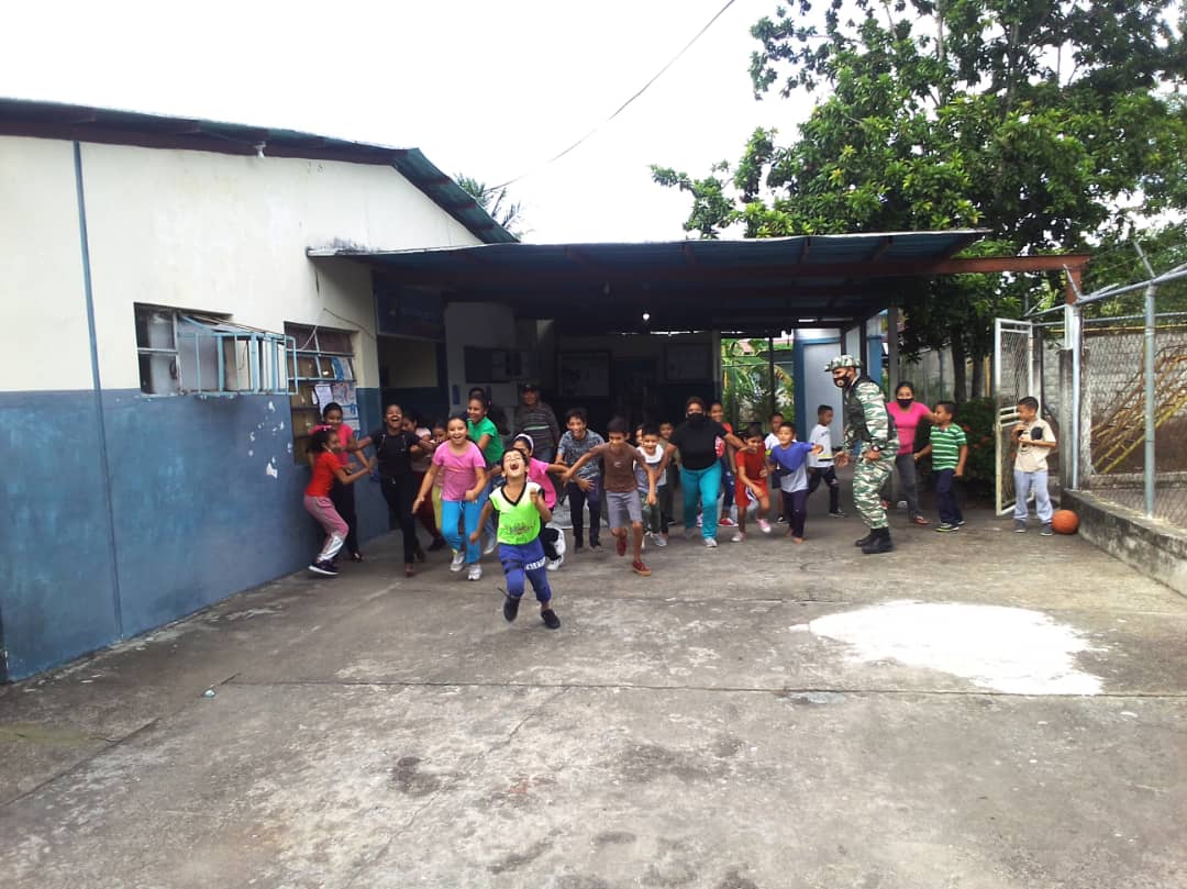 CNAEGARCIADEHEV's tweet photo. Cierre de Plan Vacacional Escuela Francisco Narvaez km96 Municipio García de Hevia #VenezuelaEsPaz @NicolasMaduro @FreddyBernal @Berzabethg1 @clifmgarciahevi @CnaeTachira @GMAS_TC03 https://t.co/4MiWcLdTk0