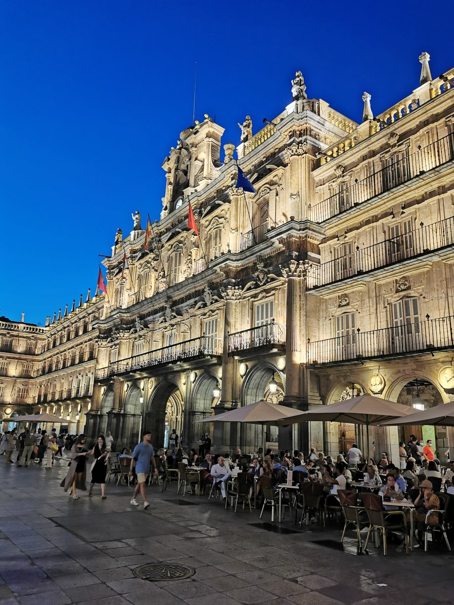 EnsalFormacion's tweet photo. 🌃 “Ya cae la tarde y el sol se esconde en la Plaza Mayor de #Salamanca, un día más ha terminado y nos deja muchas experiencias valiosas. La vida avanza y sólo debemos mirar hacia adelante con actitud positiva" ✍️
🌐 https://t.co/r7BgxnI2AE
#Oposiciones #Masters #MastersMBA #MBA https://t.co/hcrrx4xjH7