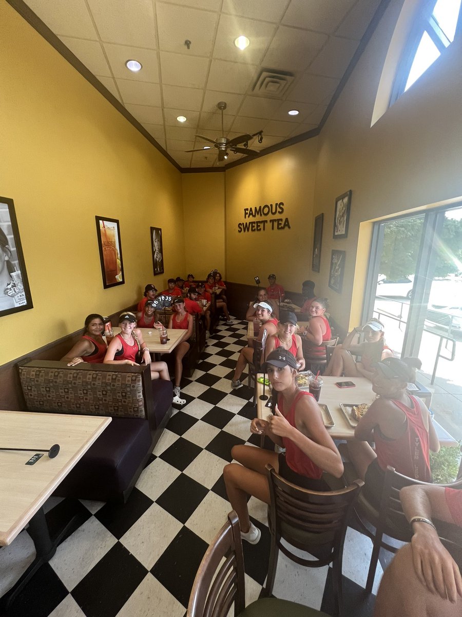 TYLERLEGACYTENN's tweet image. Tyler legacy takes the win over a good and very well coached @BN_Tennis Byron Nelson team 12-7 !! Great first win of the season 🔥🎾 !! Next up will be Denton Guyer and Flower Mound Monday !! #Rise🆙TL🎾 
@TLRedRaiders @TylerISD_Ath @BrandonOSports @TexasTeamTenni1