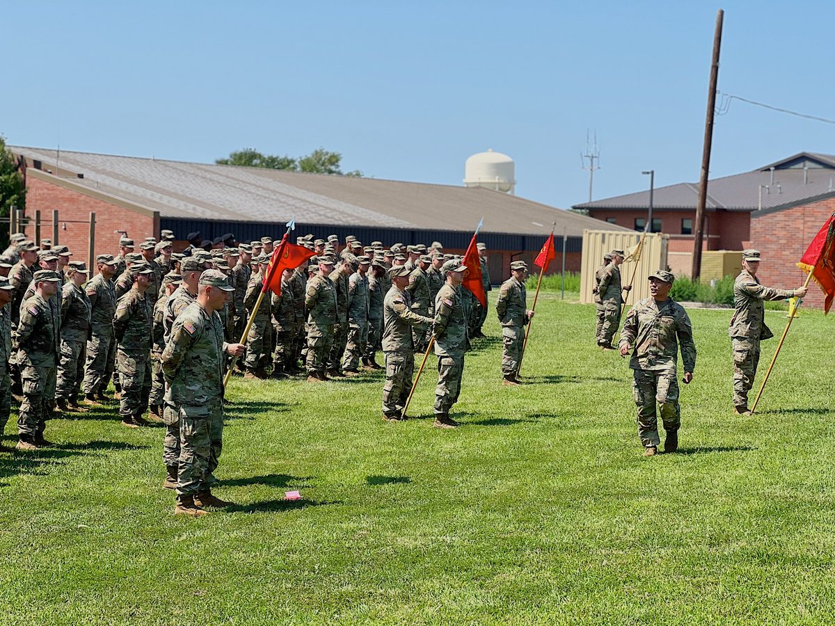 hamiltons_own's tweet photo. Happy Friday #HamiltonsOwn! At this week’s closeout formation we got to honor four of our Soldiers! Congratulations to SSG Layshock, SPC Vaughn, SGT Whatley, and SGT Abraham! We hope you all have a wonderful and safe weekend! @FightingFirst @1abct1id #DutyFirst #AmericasFirst https://t.co/5pzjZRi7TX