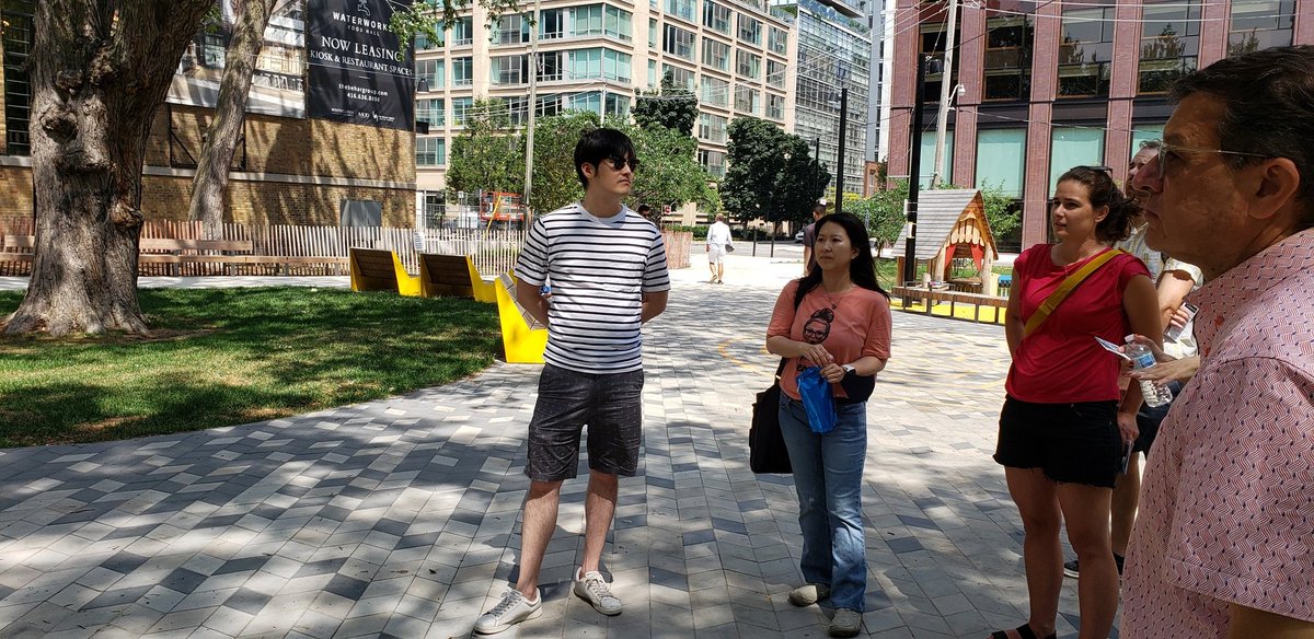 EmiliaFloro's tweet photo. Toronto Urban Designers on the move checking out design excellence everywhere. https://t.co/GF9UTe4Y1A