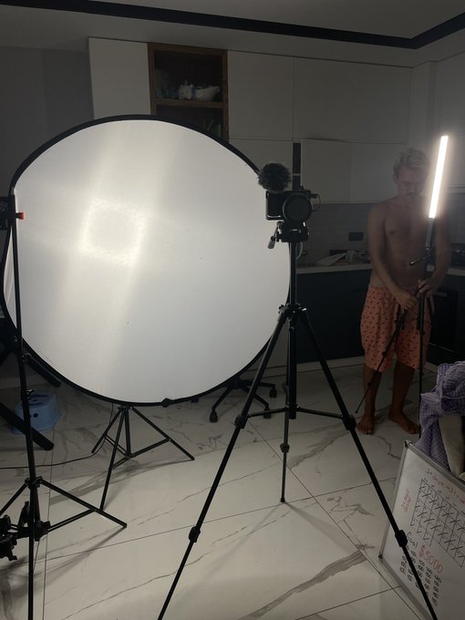 Shooting day 🎞 https://t.co/2Lw3V1p8Pk<a href="/tag/ilovemyjob"class="tags"><span>#ilovemyjob</span></a><a href="/tag/summervibes"class="tags"><span>#summervibes</span></a>