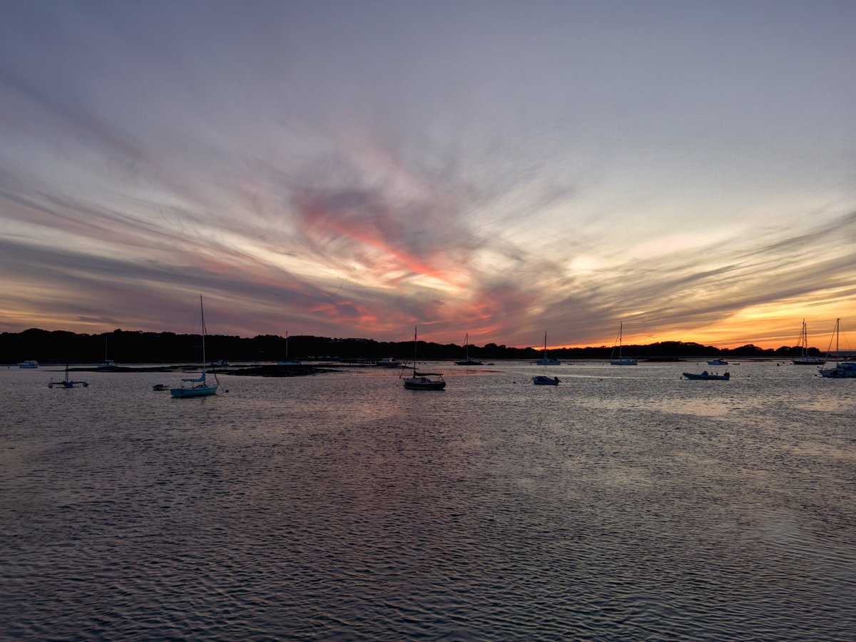 Martin Hill (@tenerifetommy) on Twitter photo RT <a href="/gordoniow/">Gordon Thomas</a>: Beautiful Sunset Sky over Newtown Creek.
#sunsetphotography #sunsetsky #newtowncreek #iow #isleofwight RT <a href="/gordoniow/">Gordon Thomas</a>: Beautiful Sunset Sky over Newtown Creek.
#sunsetphotography #sunsetsky #newtowncreek #iow #isleofwight