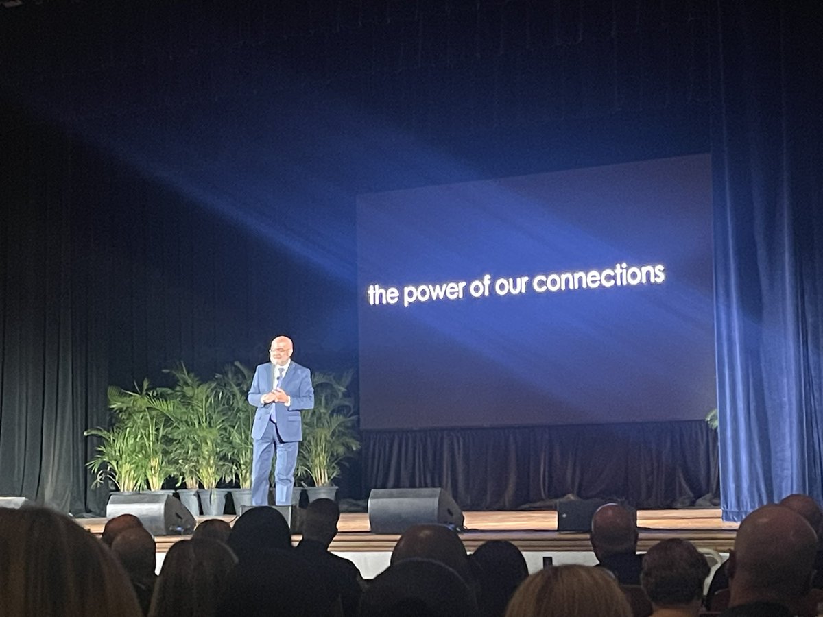 J_Ramirez991015's tweet photo. Powerful words by @SuptDotres at OOS #Connect305 @MDCPS @MDCPSNorth @alexsantoyo75 @verenanro @HMLSrHighSchool @HMLYearbook2021 @SynergyMDCPS https://t.co/ppetp24QRH