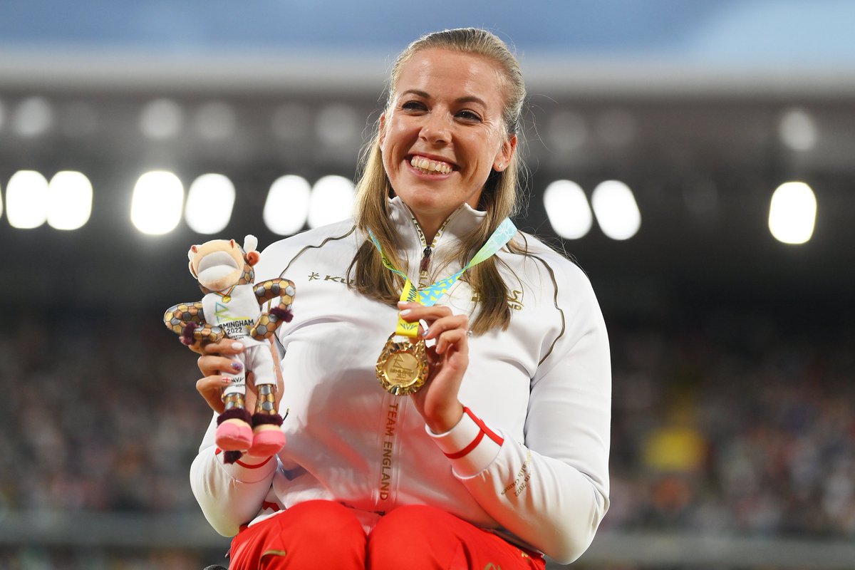 🏴󠁧󠁢󠁥󠁮󠁧󠁿England's Golden Couple♥️

@HCDream2012 🥇Women's 100m T33/34 
@nathanmaguire2 🥇 Men's 1500m T53/54

#ParaAtheltics @TeamEngland @birminghamcg22 @thecgf #B2022 @Paralympics