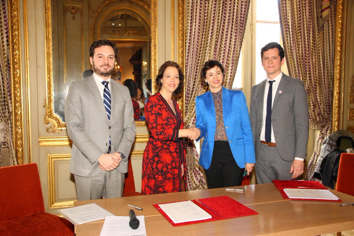 FundForodelSur's tweet photo. Presentación 𝗥𝗲𝗱 𝗱𝗲 𝗺𝘂𝗷𝗲𝗿𝗲𝘀 𝗜𝗻𝗱í𝗴𝗲𝗻𝗮𝘀 𝘆 𝗥𝘂𝗿𝗮𝗹𝗲𝘀 𝗽𝗼𝗿 𝘂𝗻𝗮 𝗝𝘂𝘀𝘁𝗶𝗰𝗶𝗮 𝗖𝗹𝗶𝗺á𝘁𝗶𝗰𝗮 𝗣𝗼𝘀𝘁 𝗣𝗮𝗻𝗱𝗲𝗺𝗶𝗮 una iniciativa que es posible gracias al financiamiento de la Agencia Francesa de Desarrollo (AFD), a través del fondo Euroclima+ https://t.co/68ZJ5tahdC