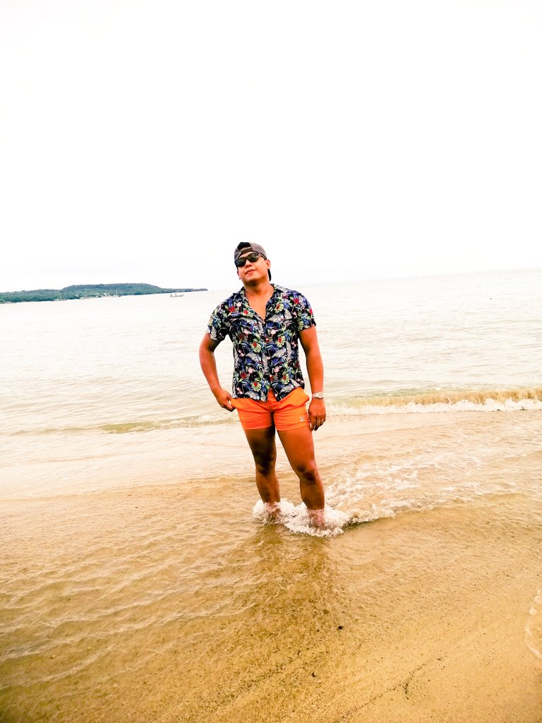 MonrealGee's tweet photo. Seas the day🧡❤️ https://t.co/dyX4fdoWr6