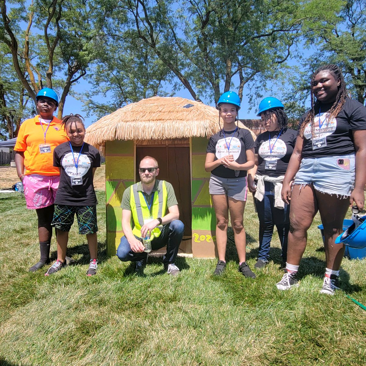 AquaAfrica's tweet photo. Under the guidance of Holland Basham architect, Joah Bussert, some outstanding youth from the @MalcolmXCenter and Emerging Ladies Academy constructed an African Hut an equipped it with solar lighting. Their exterior painting was outstanding. Beautiful #BuildaHut @UNOmaha https://t.co/p6Lrk47QJB
