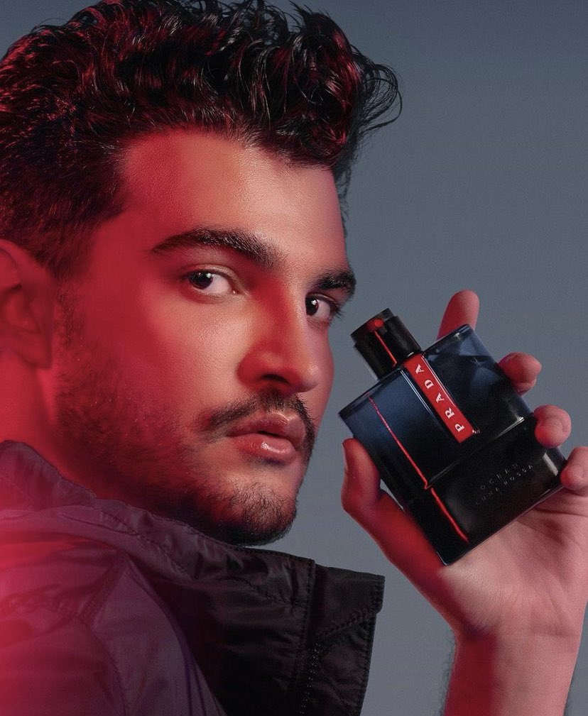 teamjao's tweet photo. Jão x Prada para a fragrância #PradaLunaRossaOcean https://t.co/ilxfHd2VjS