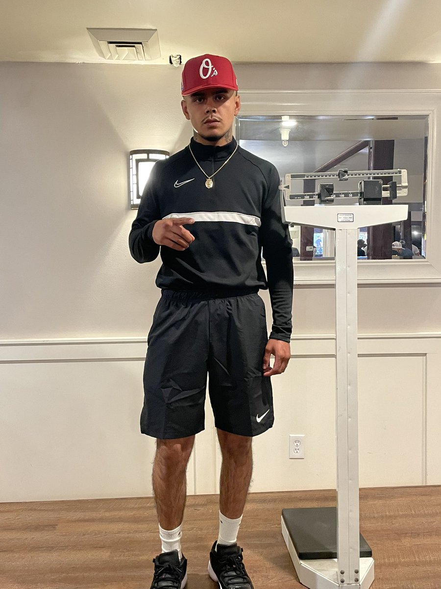 _AngellChavez's tweet photo. Okay y’all I will be fighting tonight in sacramento y’all tune in on https://t.co/M5YICXJihm bringing the dub back home to Salinas 🇲🇽❌🇸🇻 https://t.co/NG1CNEfQTu