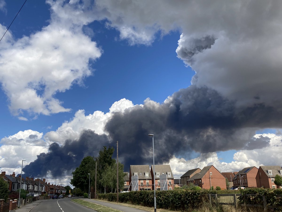 VictoriaSlack77's tweet image. Huge amounts of smoke in #Ordsall this afternoon/ evening #tyrefire #Ranskill #Retford #Nottz