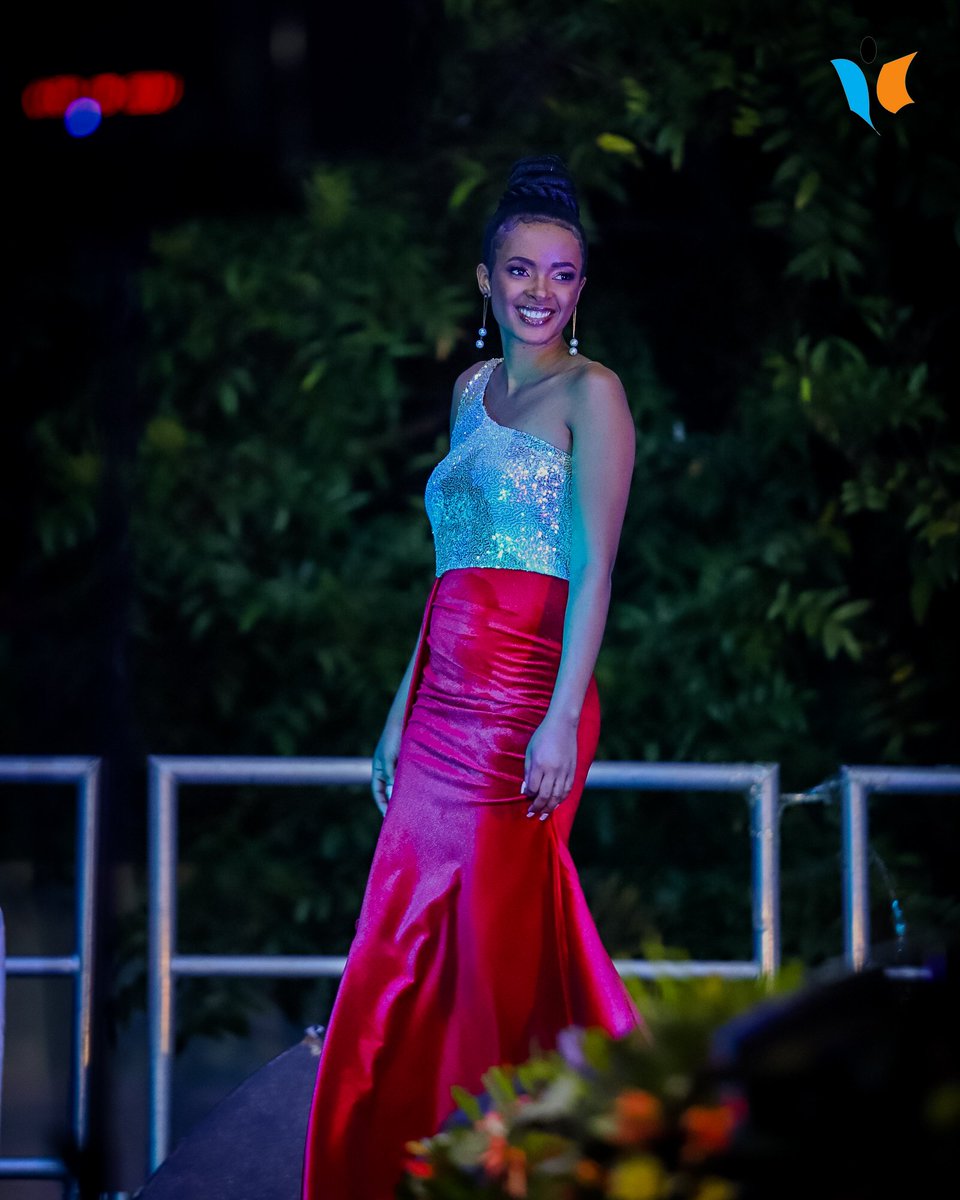 MagazineJimbere's tweet photo. 😎 Quelques minutes nous séparent du verdict final...
🤩 Nous sommes à #WorldBeach où a lieu la finale de #MissUniversityAfricaBurundi
🧐 La grande question : qui pour remplacer @UwimanaDative2 qui détient la couronne de l'an passé ?
#Burundi https://t.co/WHTX28U4J7