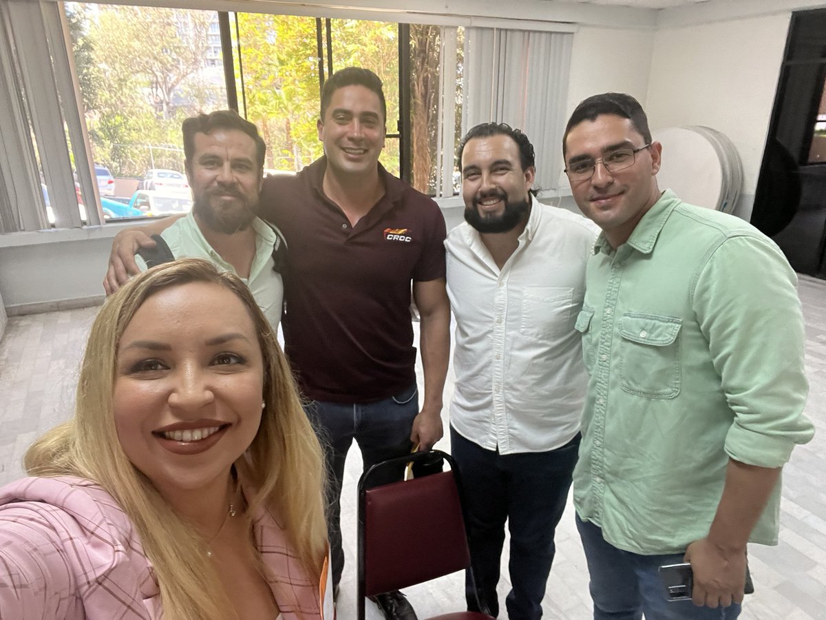 Sol_Merino's tweet photo. Gracias amigos de @sintoled , en particular Mario Madrigal por la invitación🙌🏼 @VozLaboralMx excelente contribución @PartnersAmerica https://t.co/uI11geIsRo