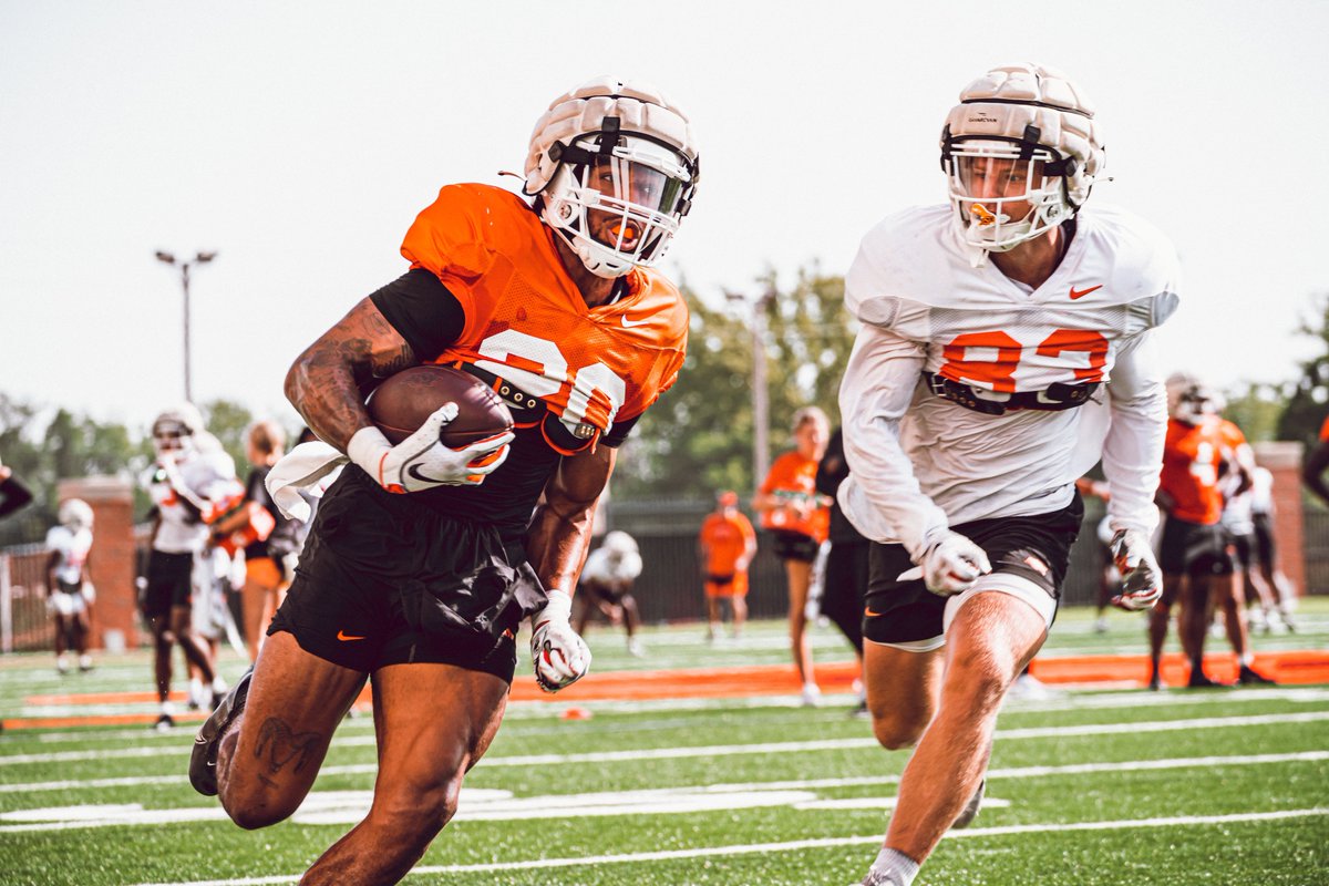 CowboyFB's tweet photo. Pads are poppin’

#DAT | #GoPokes https://t.co/wAsGn2Ls1H