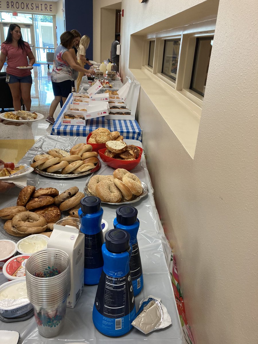 Thank you to PTA and our AMAZING Bulldog Families for providing our staff breakfast today!! We loved it!! 💙💛💙💛 <a href="/JMartinez_OCPS/">Jose T. Martinez</a> <a href="/OcpsEast/">OCPS East</a> <a href="/OCPSnews/">ocpsnews</a>