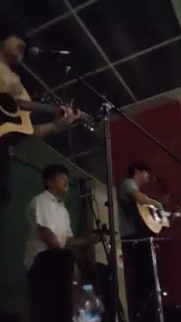 akkordpRay's tweet photo. 8月の路上LIVE、夜なのに暑過ぎました。汗だくで演奏してる中、聴いてくださって本当にありがとうございました！あとお茶の差し入れいただきました。佐世保の街が大好きです！
また来週やる予定です！

写真荒っ https://t.co/tievgj1qsT