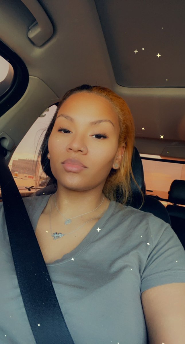 PrettyWings1017's tweet photo. Imma pop these lips out huntyyyyyyyyyyyy 🤣🤣🤣 https://t.co/BRORjICFuw