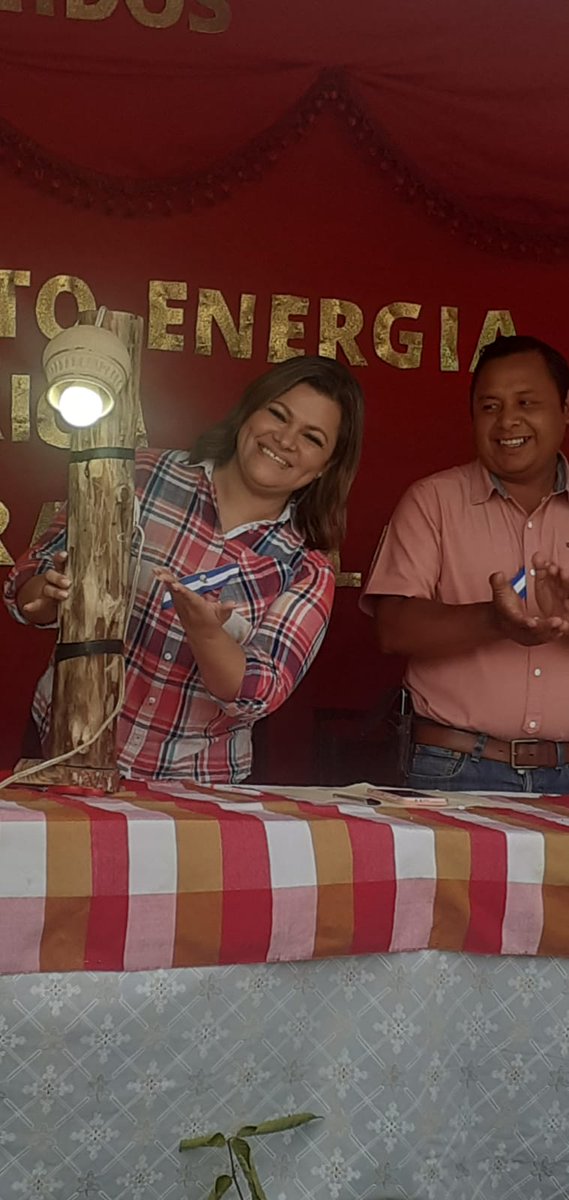 yadialvarezl's tweet photo. #Xiomara cumpliendole a Honduras.
Inauguración de Proyecto Eléctrico en Cofradía Yamaranguila, Intibucá.
91 familias beneficiadas, Inversión L. 3.2 millones #fosode #ENEE https://t.co/My0F1psvYf