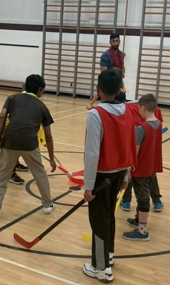 sd36advancement's tweet photo. We want to extend a huge thank you to @FirstWestFDN and celebrate their continued support of the Sticks & Stars after-school program. First West Foundation is proud to provide grants through the Envision Financial Community Endowment. #Firstwestfoundation @Surrey_Schools #sd36 https://t.co/FPRBmQ0sZn