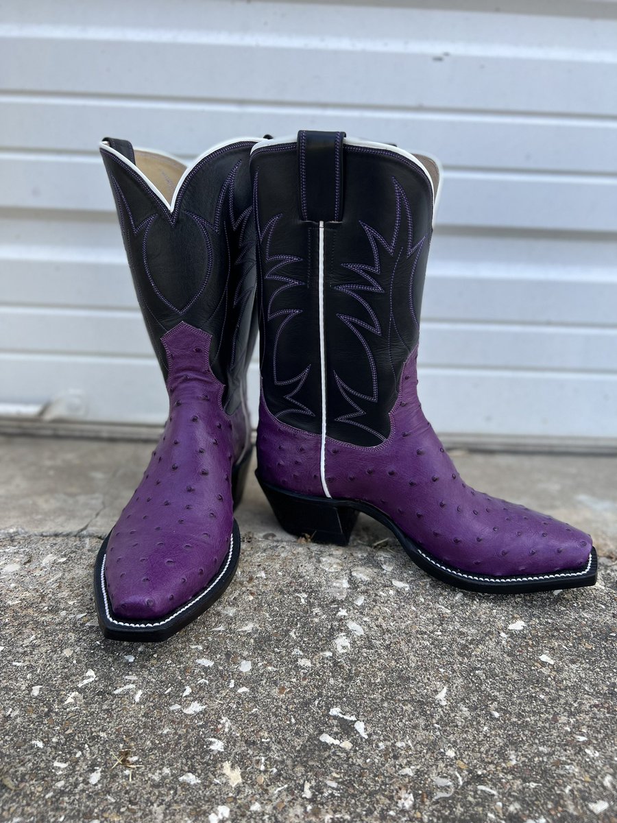 LylesBoots tweet media
