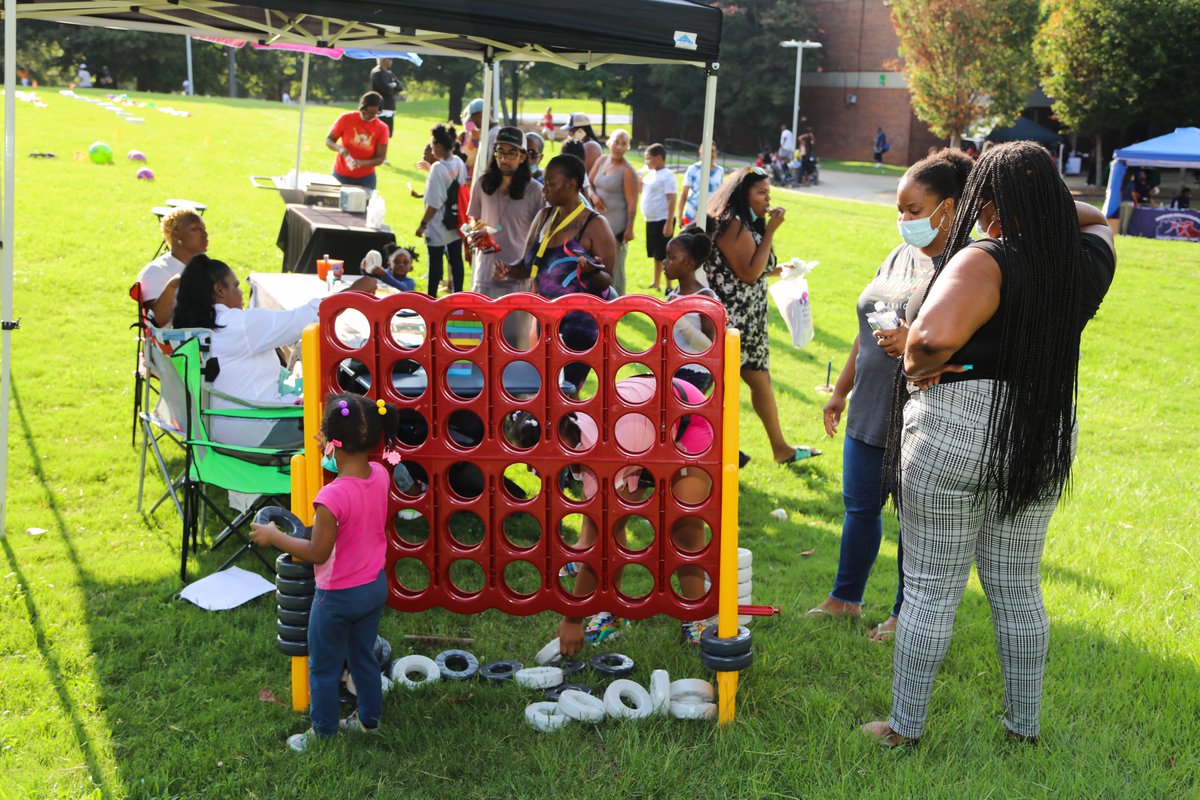 CHRIS180_Change's tweet photo. CHRIS 180 Team members from @CureViolence Atlanta hosted a #nationalnightout #safety initiative with #NPUV communities and law enforcement. People of all ages gathered for fun games, fitness activities and learned about the importance of safety and #wellness. https://t.co/x73bV2ZTMY