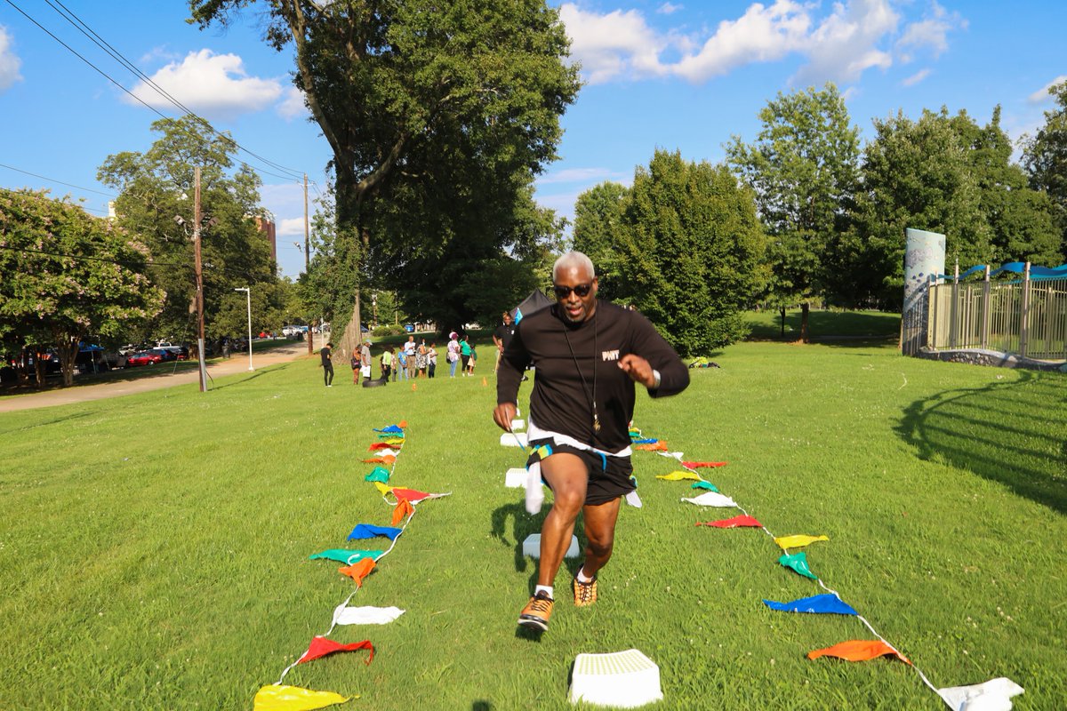 CHRIS180_Change's tweet photo. CHRIS 180 Team members from @CureViolence Atlanta hosted a #nationalnightout #safety initiative with #NPUV communities and law enforcement. People of all ages gathered for fun games, fitness activities and learned about the importance of safety and #wellness. https://t.co/x73bV2ZTMY