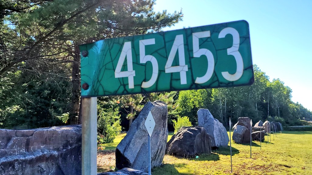 FrancineLong53's tweet photo. #rocks #numbersigns #greenlights. Amazing signs on the start to a #southern #Ontario mini-vacation !! βοΈ https://t.co/BQGnu1rIA2
