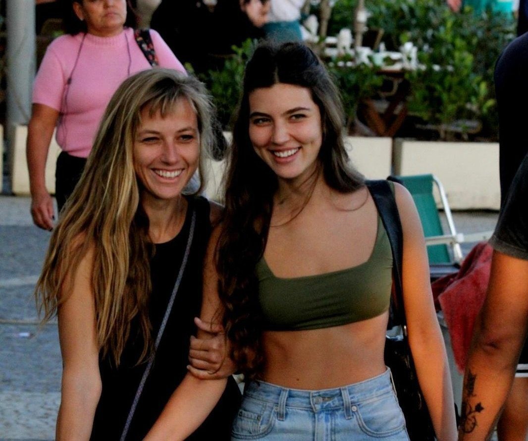 plxgabriel's tweet photo. Alanis e Jesuíta no Fantástico

Repórter: Vcs tão namorando?
Alanis: Eu conto ou você conta?

O que eles queriam contar: https://t.co/Ievctts6Tj
