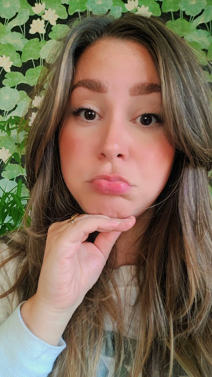 Chel_aine's tweet photo. Do you hate Folk Fest so much that you wanna sell your Saturday ticket to me? Promise I'll hate every minute of it too while I'm there. https://t.co/2LlggfMkFw