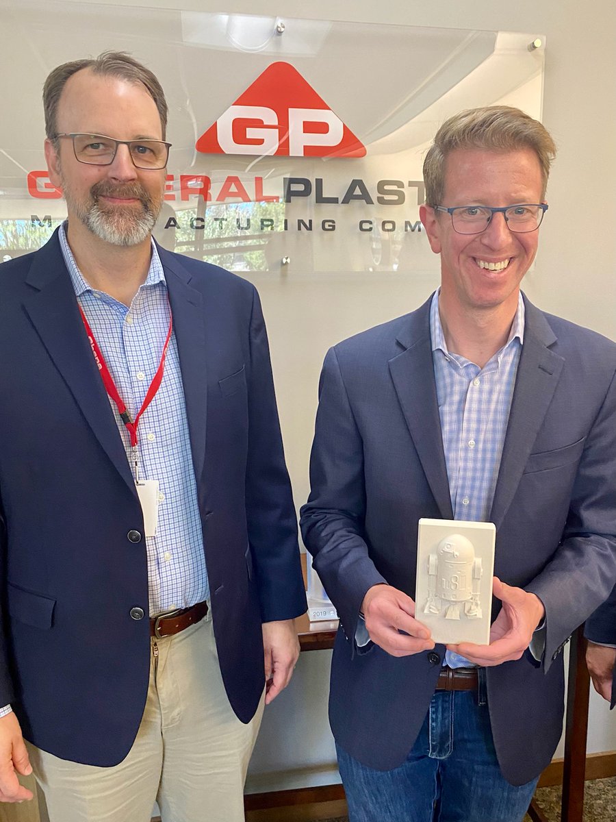 Thank you for touring our facility <a href="/RepDerekKilmer/">Rep. Derek Kilmer</a>! We appreciated the discussion and hope you enjoy your customized #R2D2. ow.ly/FWzU50Ke30u #maytheforcebewithyou #starwars