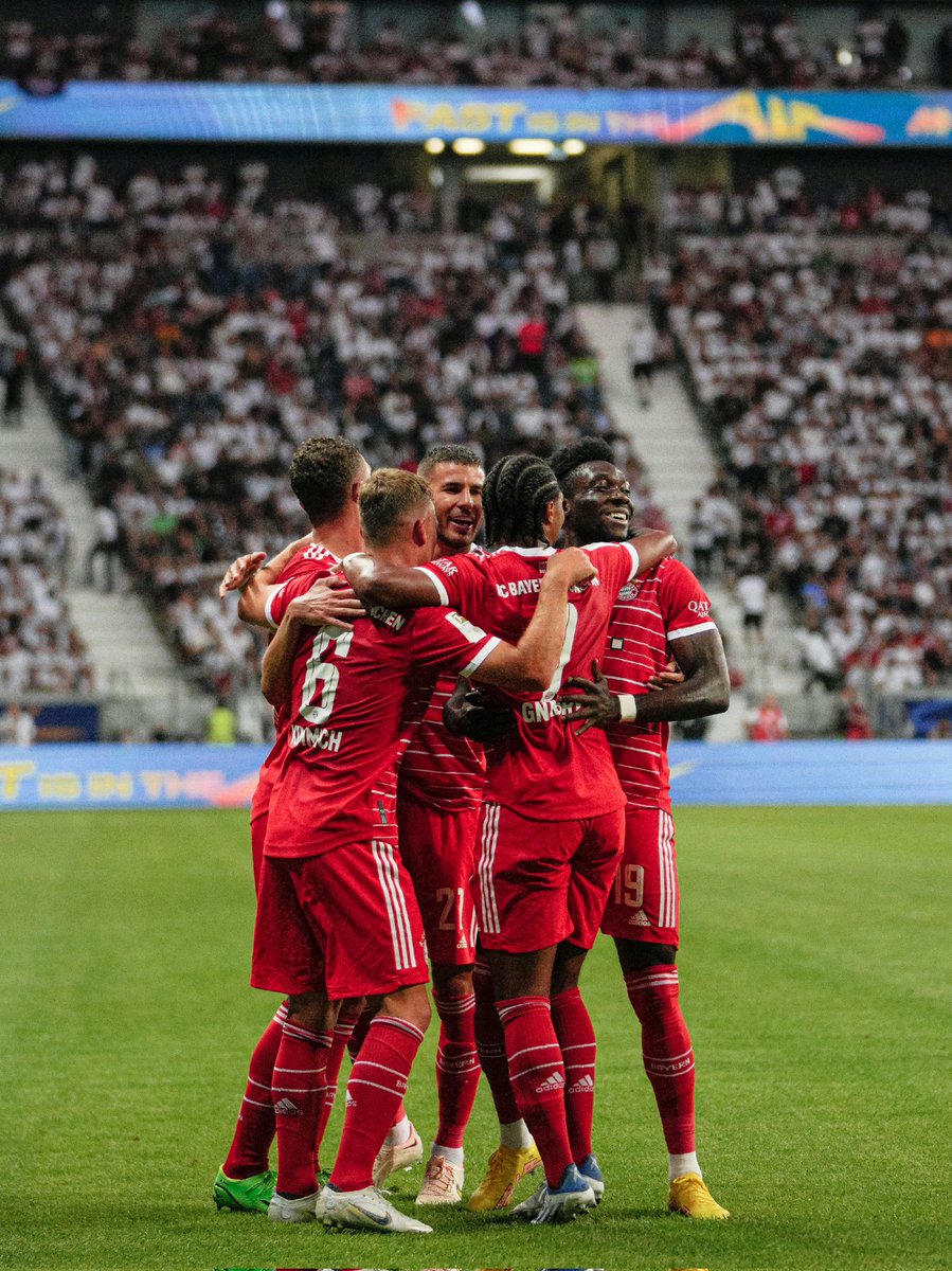 ᴡᴀs ғᴜ̈ʀ ᴇɪɴ ʙᴀ̈ʀᴇɴsᴛᴀʀᴋᴇʀ ᴀᴜғᴛᴀᴋᴛ! 🔥

Mit einem 6:1-Sieg in Frankfurt starten meine Jungs in die neue Saison! 😍🙌

#SGEFCB #MiaSanMia #FCBayern